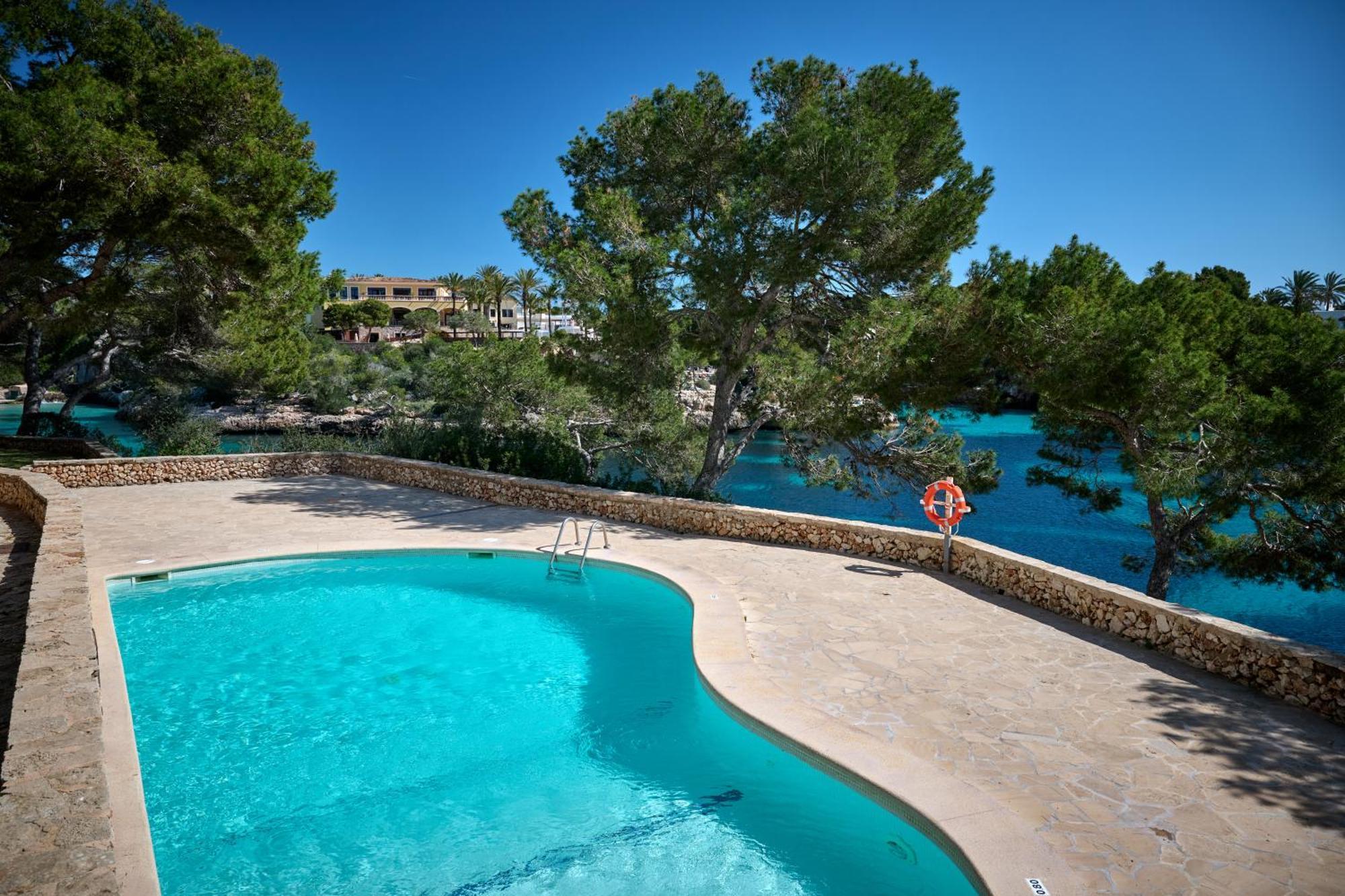 Waterfront Apartment 'Maria'. Pool. Wifi Santanyí Exteriör bild
